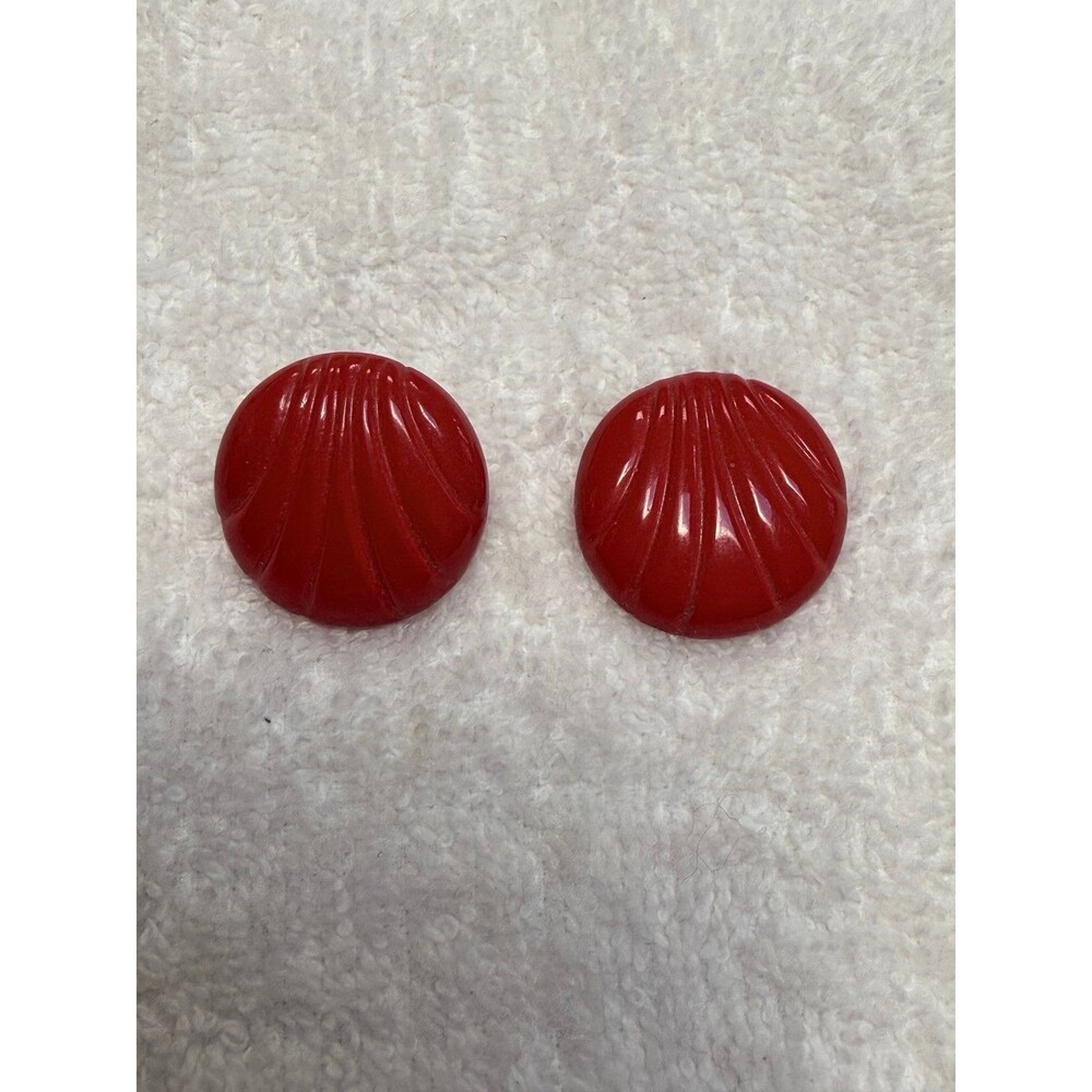 Vintage Red Carved Shell Earrings – 1 Pair – Repair or Repurpose